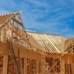 Jaka tarcica konstrukcyjna na dach?