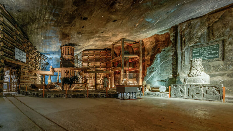 Królewska Kopalnia Soli w Wieliczce – historia w pigułce, ciekawostki i praktyczne wskazówki